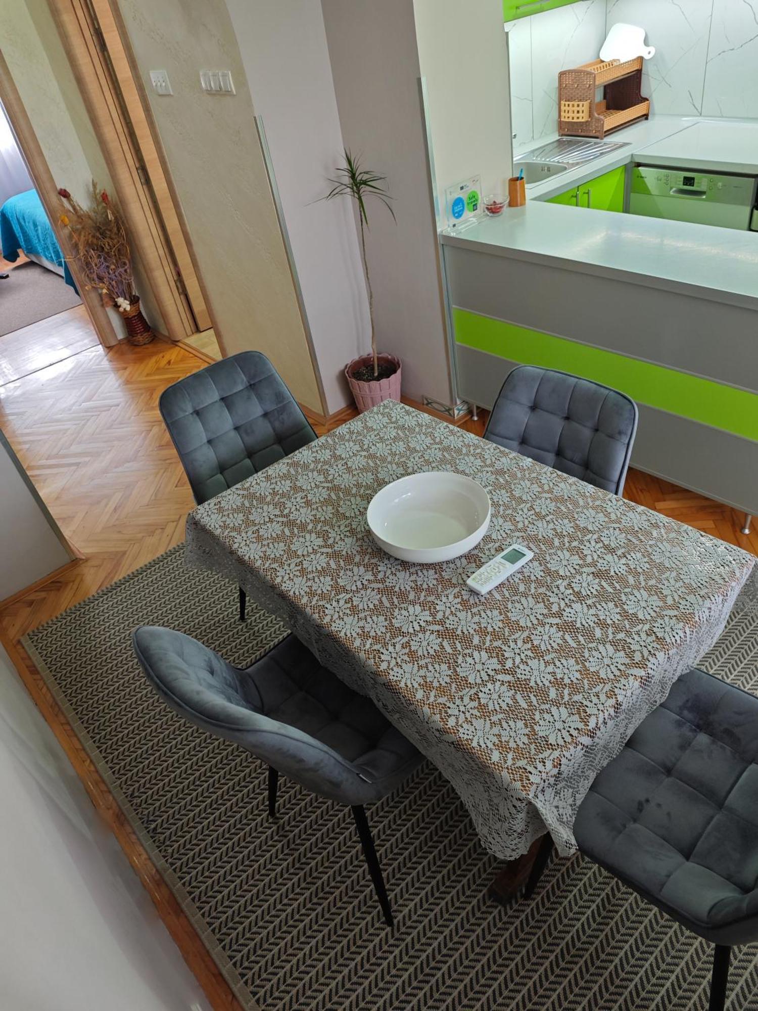 Apartman Julija Donji Milanovac Ngoại thất bức ảnh