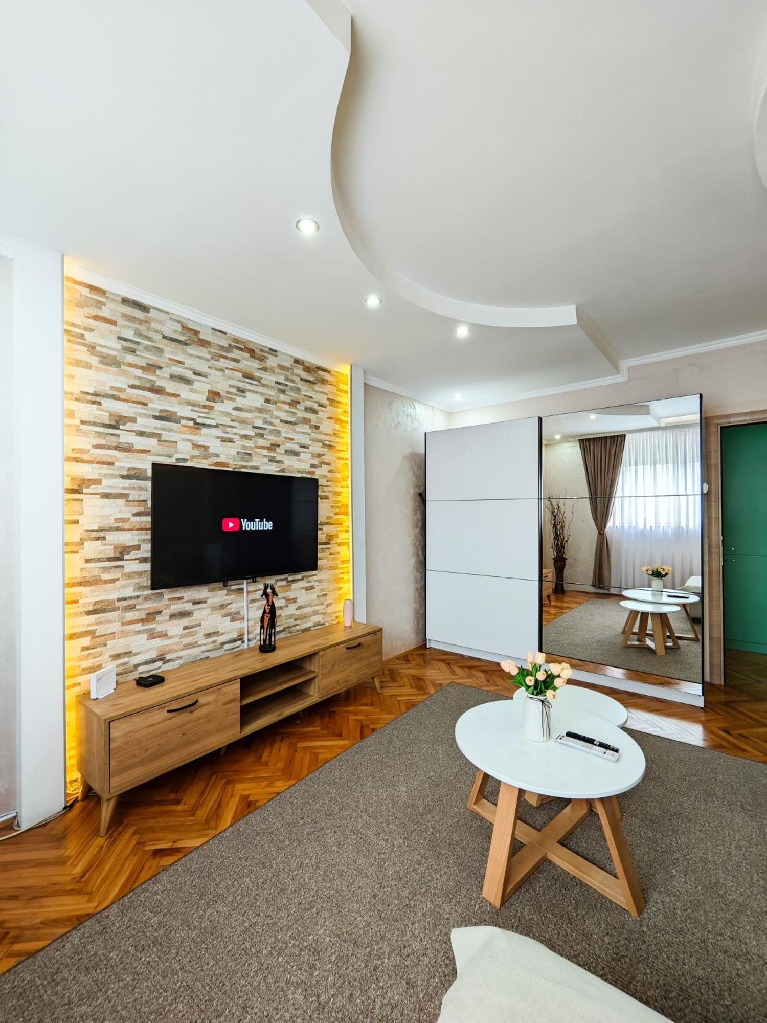 Apartman Julija Donji Milanovac Ngoại thất bức ảnh