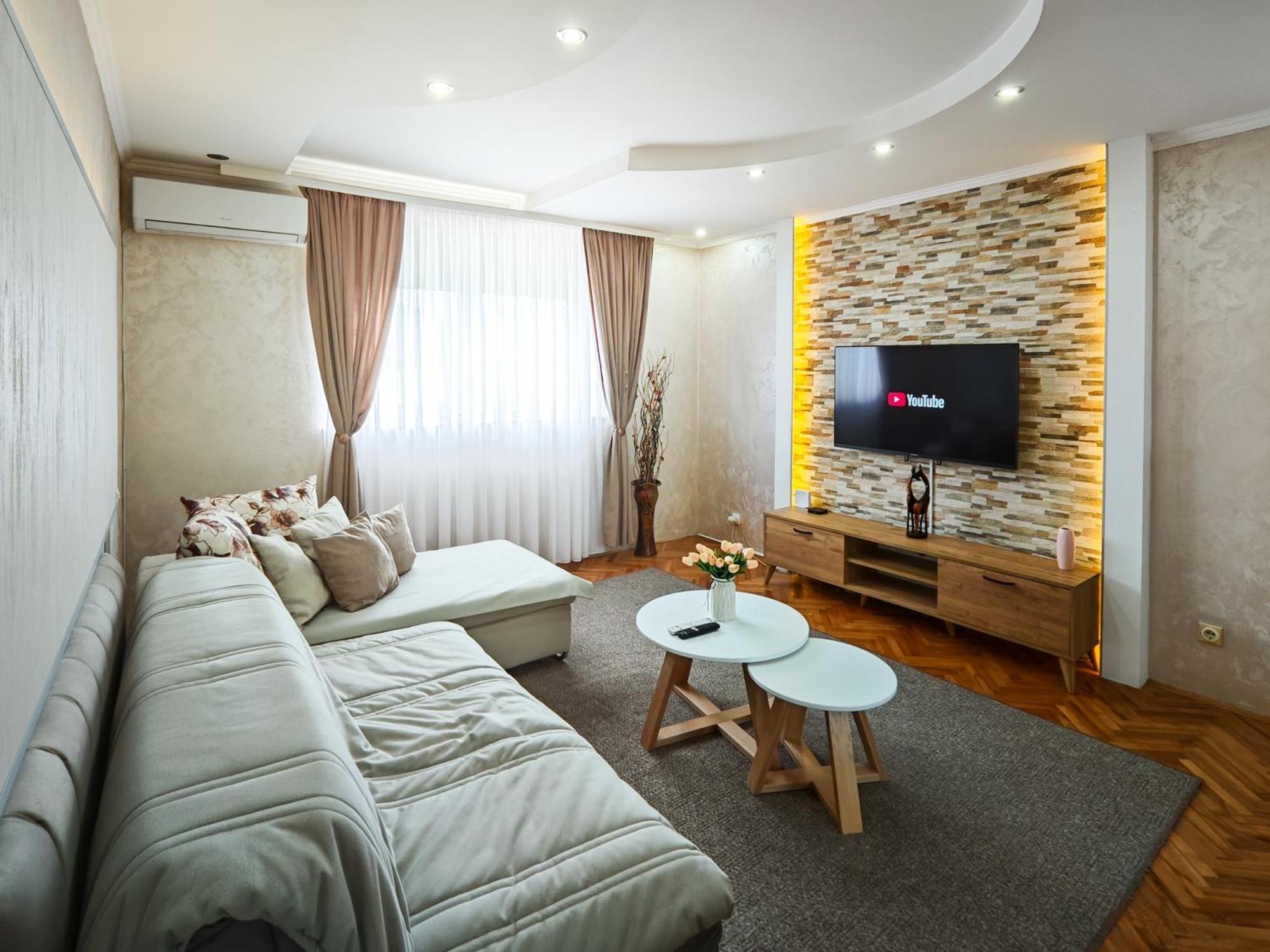 Apartman Julija Donji Milanovac Ngoại thất bức ảnh